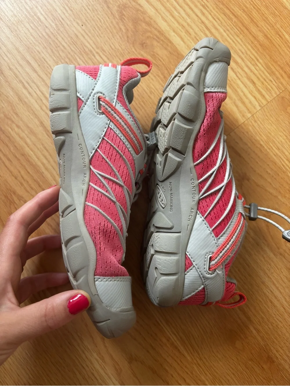Keen girl’s sneakers pink grey outdoor washable back to school bungee laces sz 3